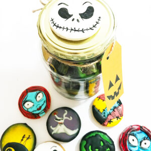 Halloween jar with characters